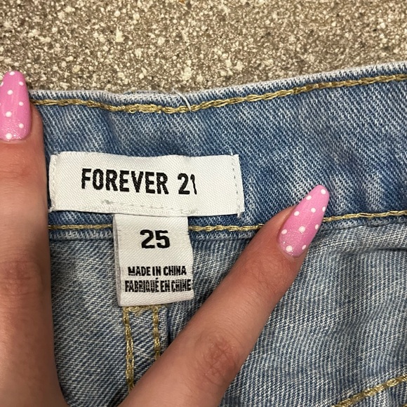 Forever 21 Jean shorts size 25 light blue wash - Picture 2 of 3